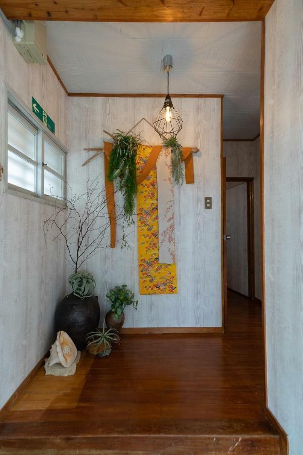 沖縄古民家お宿ななつぼし Okinawa Traditional House Nanatsuboshi Naha Exteriér fotografie